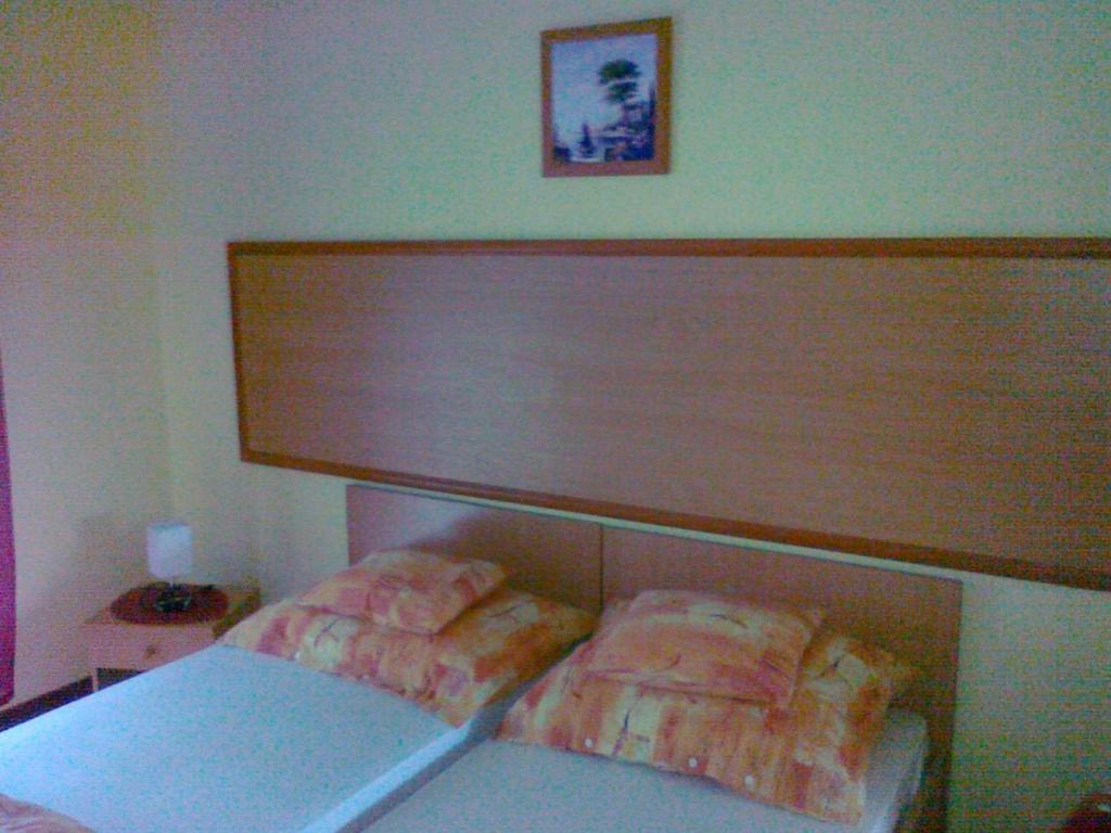 Zsófia Panzió Pápa Hotel Szoba fotó